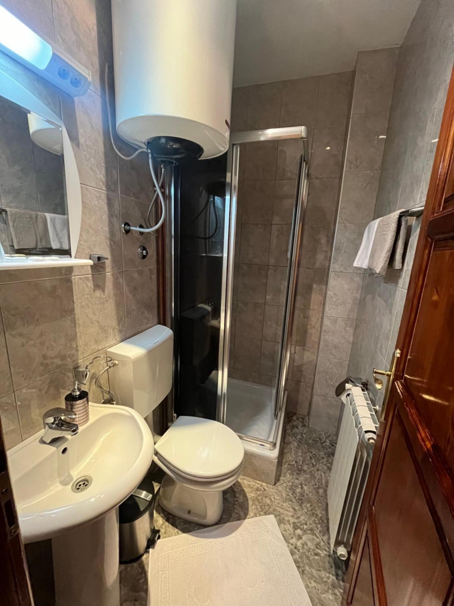 Hotel Dulovic Мойковац Екстер'єр фото