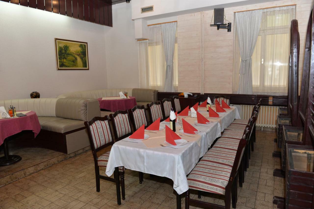 Hotel Dulovic Мойковац Екстер'єр фото